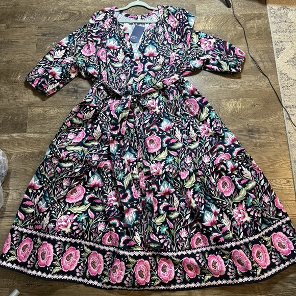 crown & ivy Dresses & Skirts - Crown & Ivy Peasant Floral Dress Midi Split Neck Unlined W/ Pockets 4X NWT